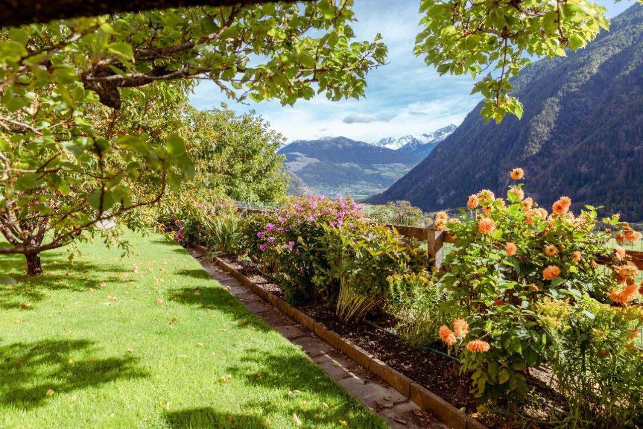 Hotel Chavalatsch Taufers im Münstertal Eksteriør bilde